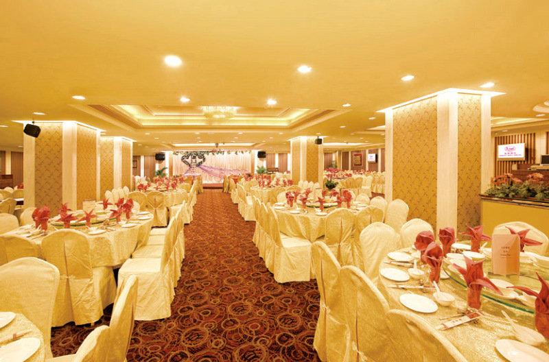 Riviera Hotel 4*