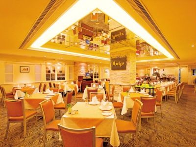 Riviera Hotel