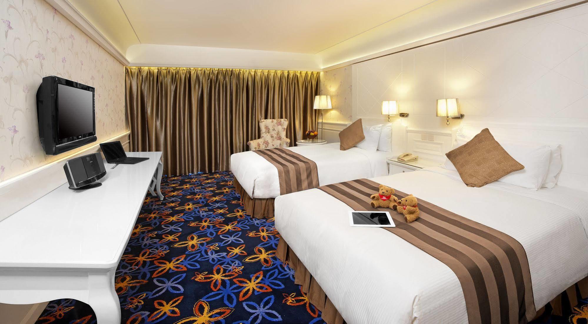 Riviera Hotel 4*